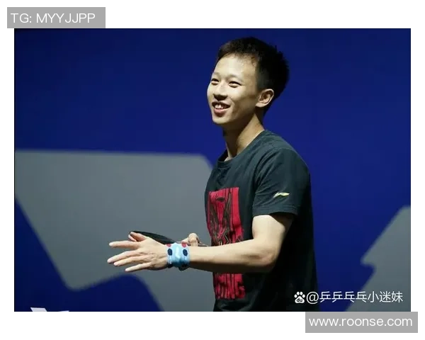 中国足球球星头发乌黑亮丽展现独特魅力成为球场焦点