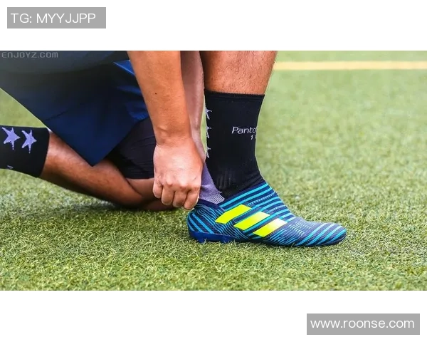 从足球明星脚型特点看球员技术与场上位置关系分析 从足球明星脚型特点看球员技术与场上位置关系分析